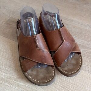 LL Bean Leather Cross Strap Sandals 10B Women's Boho Hippie CottageCore Comfort